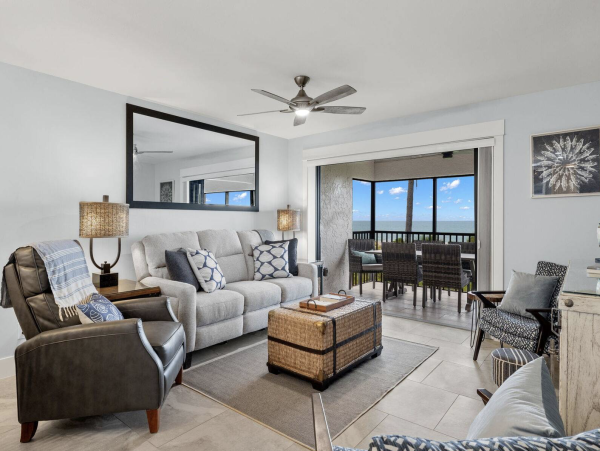 Family Friendly Complex in Sanibel Located on the Beach